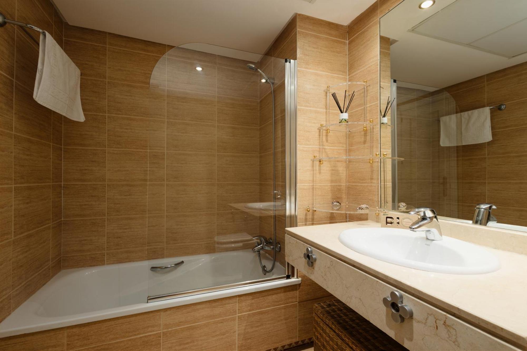 Ground Floor Holiday Apartment With Terrace And Pool In Puerto Banus, Μαρμπέλλα Εξωτερικό φωτογραφία