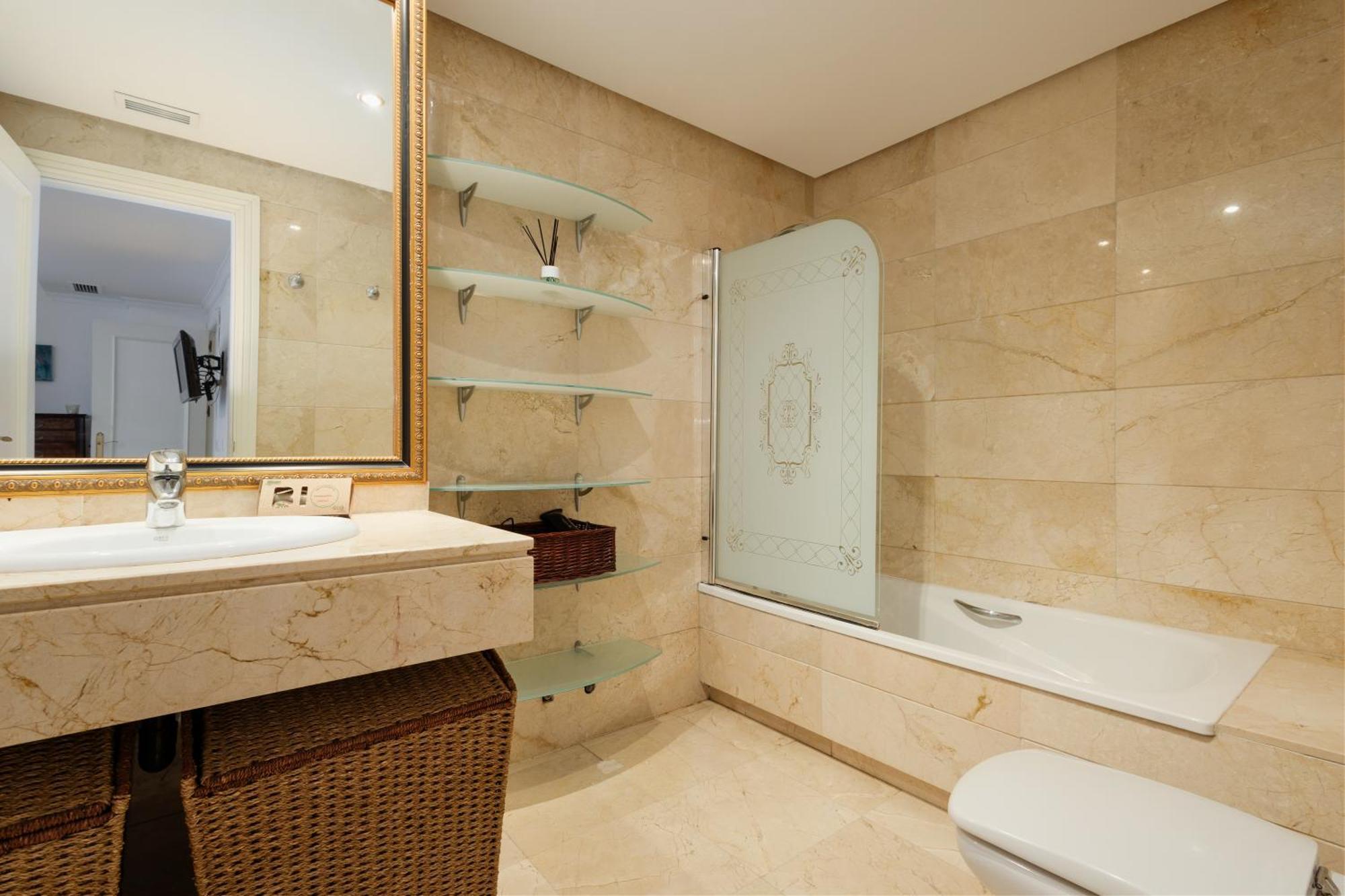 Ground Floor Holiday Apartment With Terrace And Pool In Puerto Banus, Μαρμπέλλα Εξωτερικό φωτογραφία
